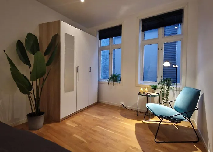 City Center Retreat With King Bed